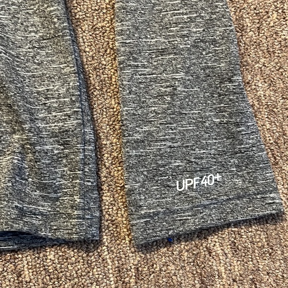 Nike Swim, Men’s Medium, Gray Hoodie, Lightweight, Dri-Fit, Sun Protection - Picture 3 of 6